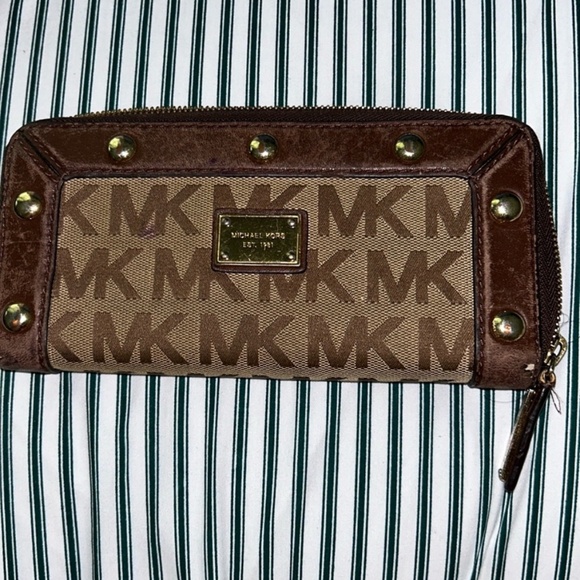 Michael Kors wallet - Picture 1 of 8
